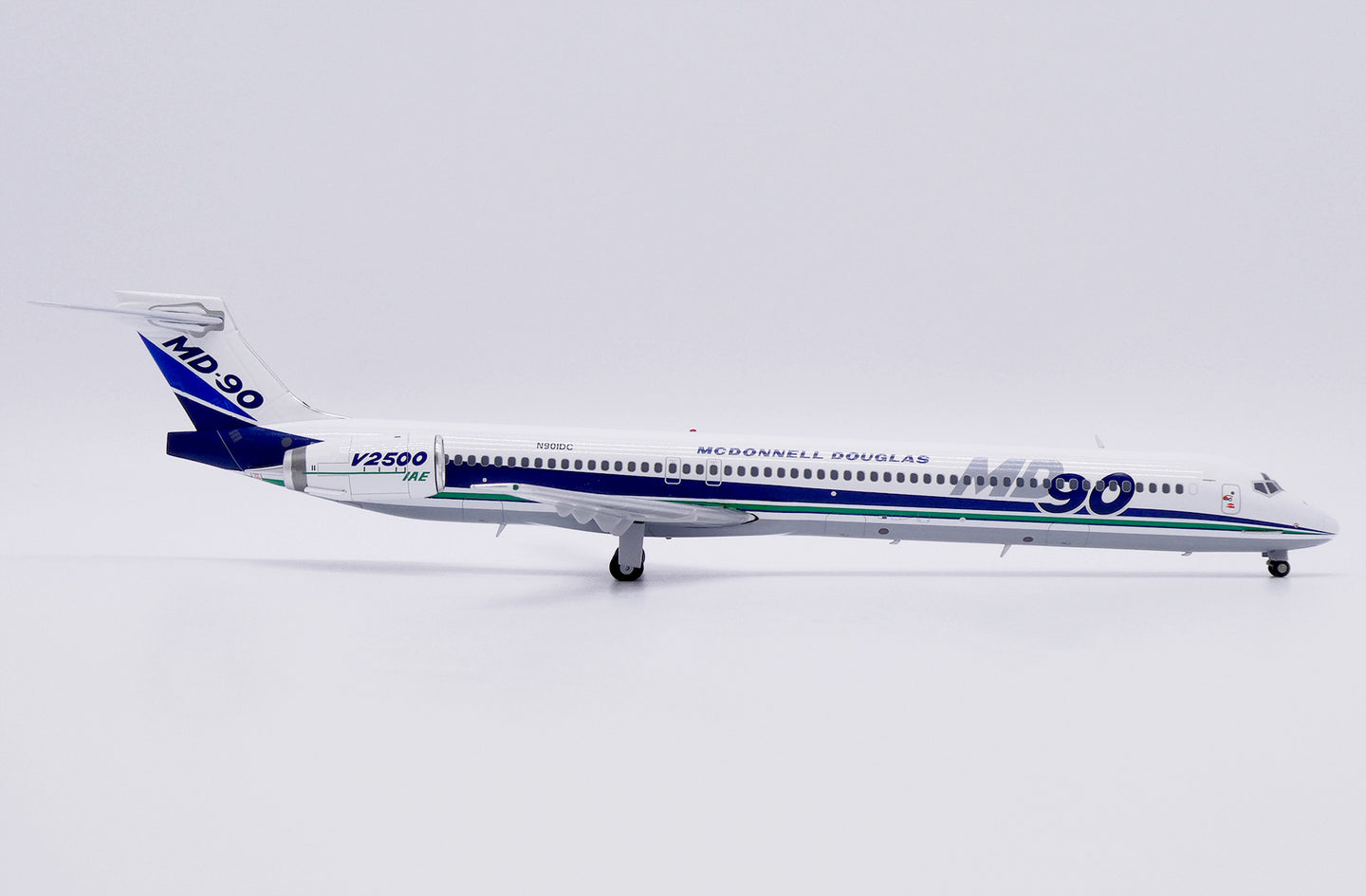 JC WINGS MD-90 HOUSE COLOUR REG: N901DC