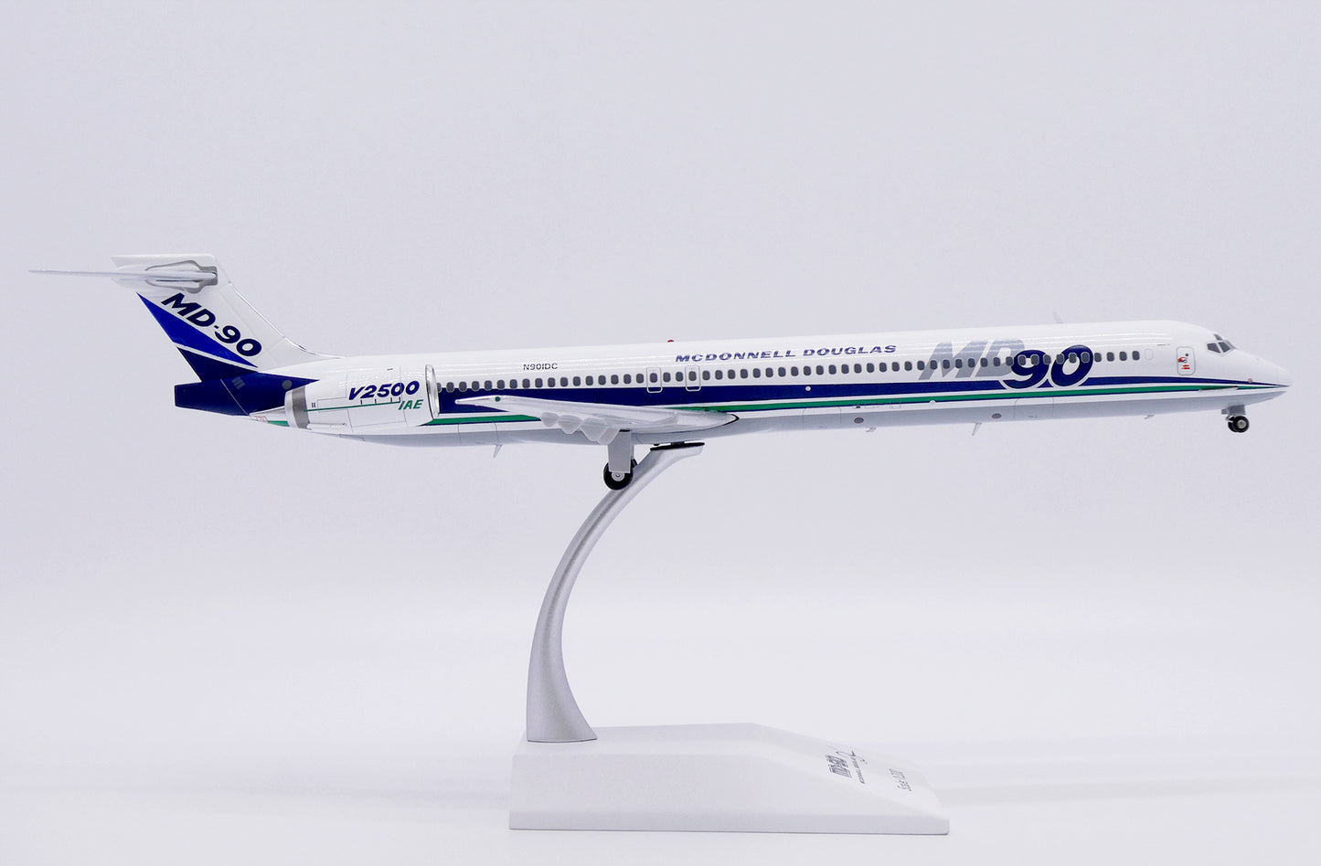 JC WINGS MD-90 HOUSE COLOUR REG: N901DC