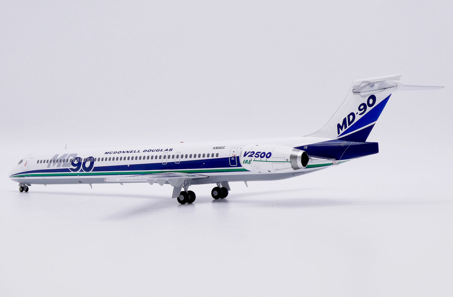 JC WINGS MD-90 HOUSE COLOUR REG: N901DC