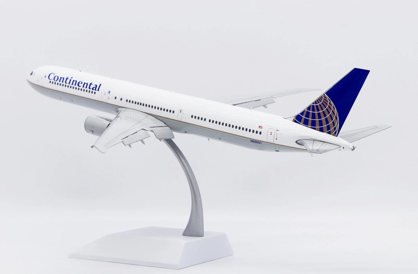 JC WINGS B767-400ER CONTINENTAL AIRLINES "SKYTEAM LOGO" REG: N66051