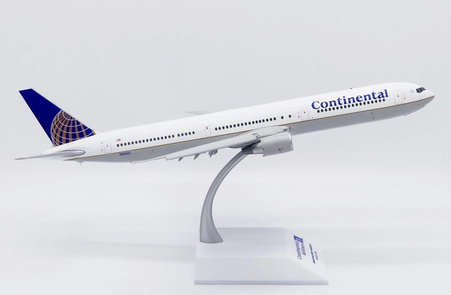 JC WINGS B767-400ER CONTINENTAL AIRLINES "SKYTEAM LOGO" REG: N66051