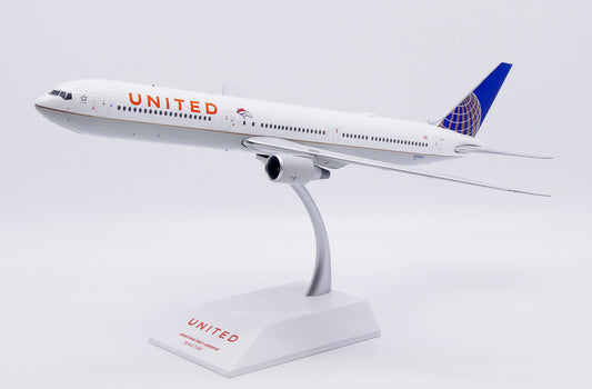 JC WINGS B767-400ER UNITED AIRLINES "DENVER BRONCOS" REG: N76064