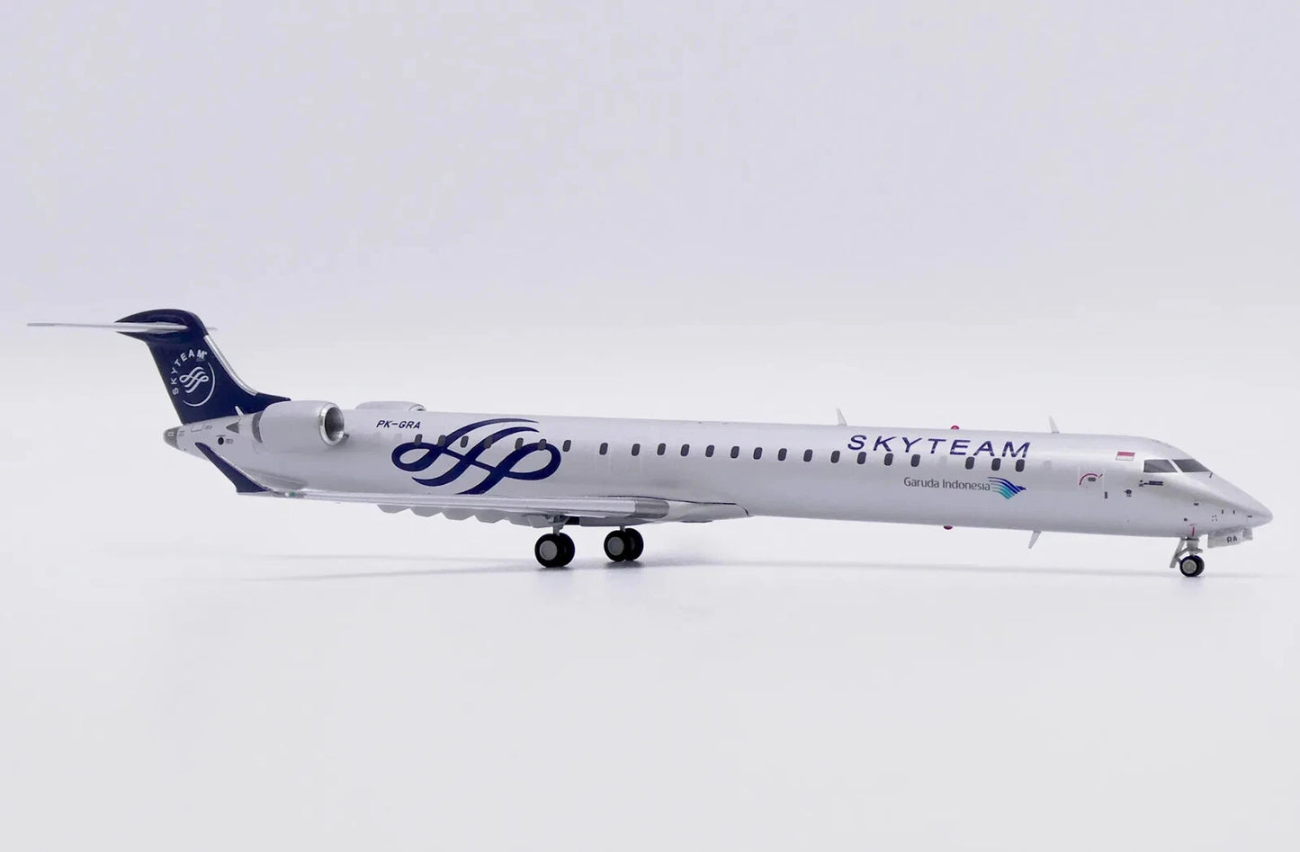 JC WINGS CRJ-1000ER GARUDA INDONESIA "SKYTEAM" REG: PK-GRA