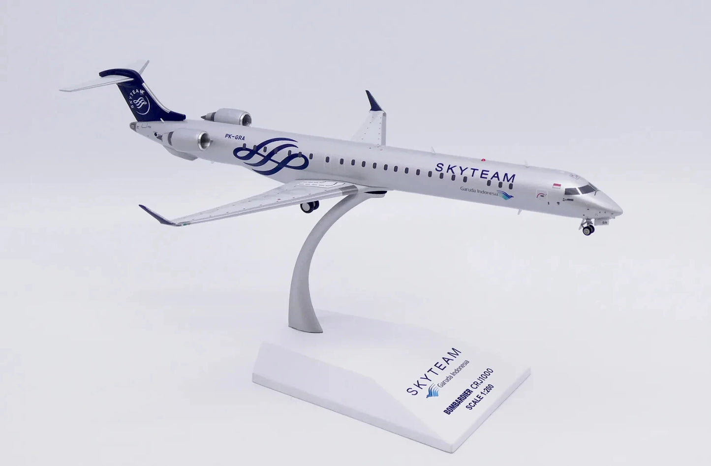 JC WINGS CRJ-1000ER GARUDA INDONESIA "SKYTEAM" REG: PK-GRA