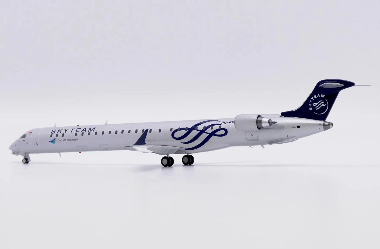 JC WINGS CRJ-1000ER GARUDA INDONESIA "SKYTEAM" REG: PK-GRA