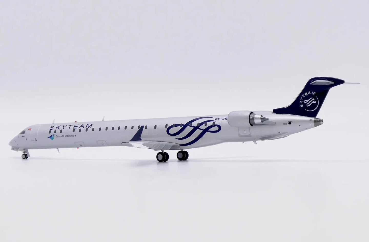 JC WINGS CRJ-1000ER GARUDA INDONESIA "SKYTEAM" REG: PK-GRA
