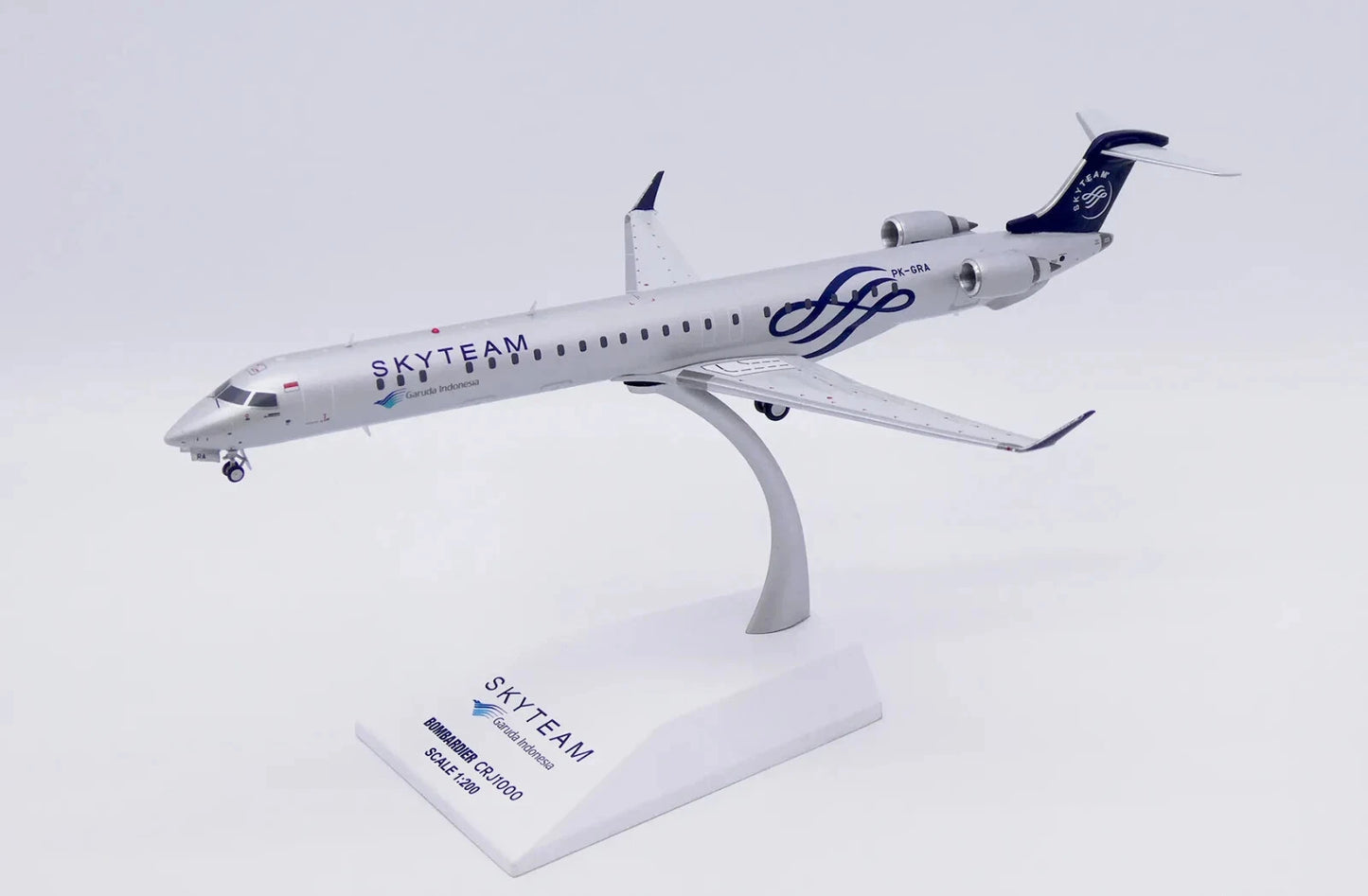 JC WINGS CRJ-1000ER GARUDA INDONESIA "SKYTEAM" REG: PK-GRA