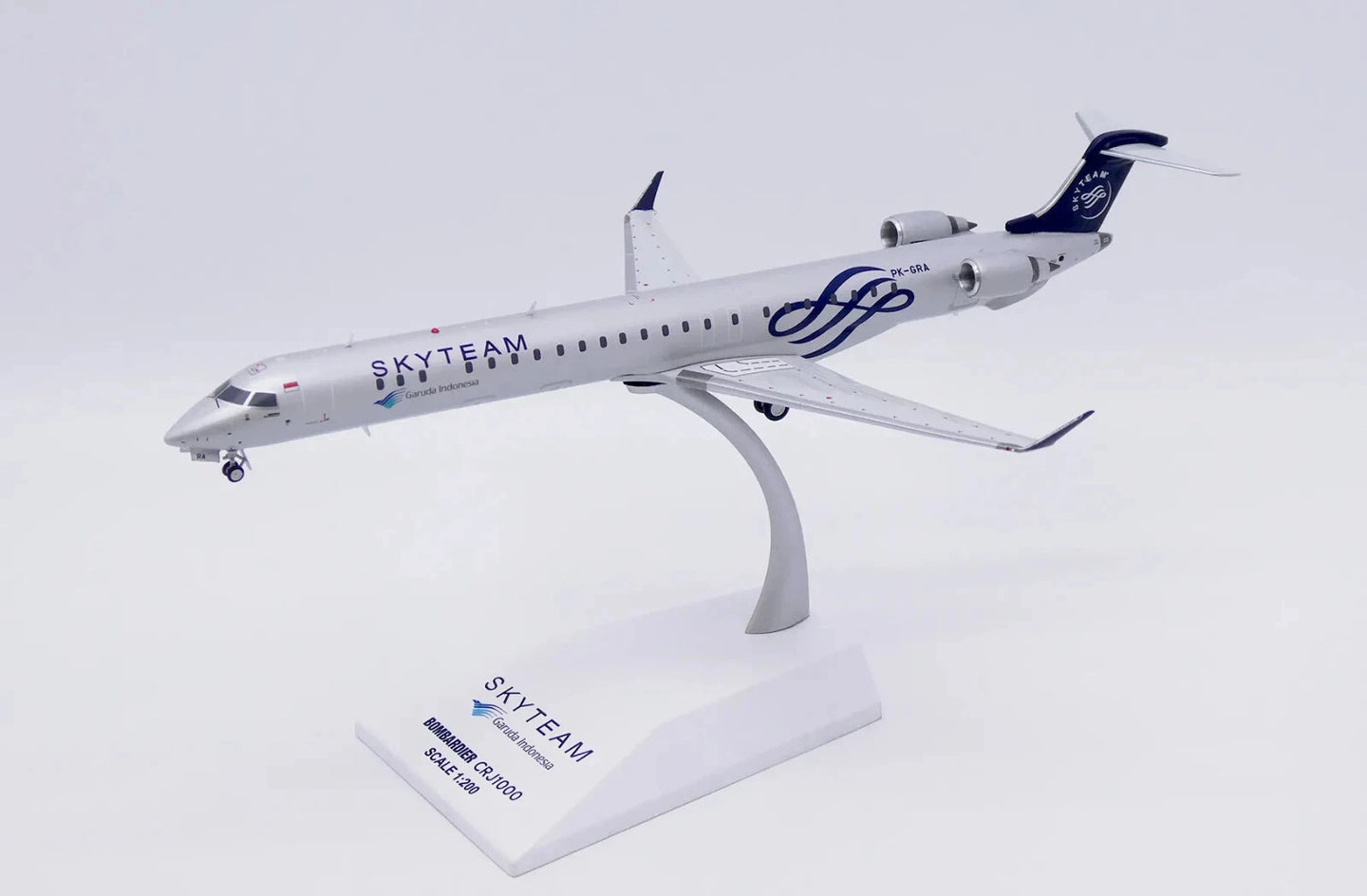 JC WINGS CRJ-1000ER GARUDA INDONESIA "SKYTEAM" REG: PK-GRA