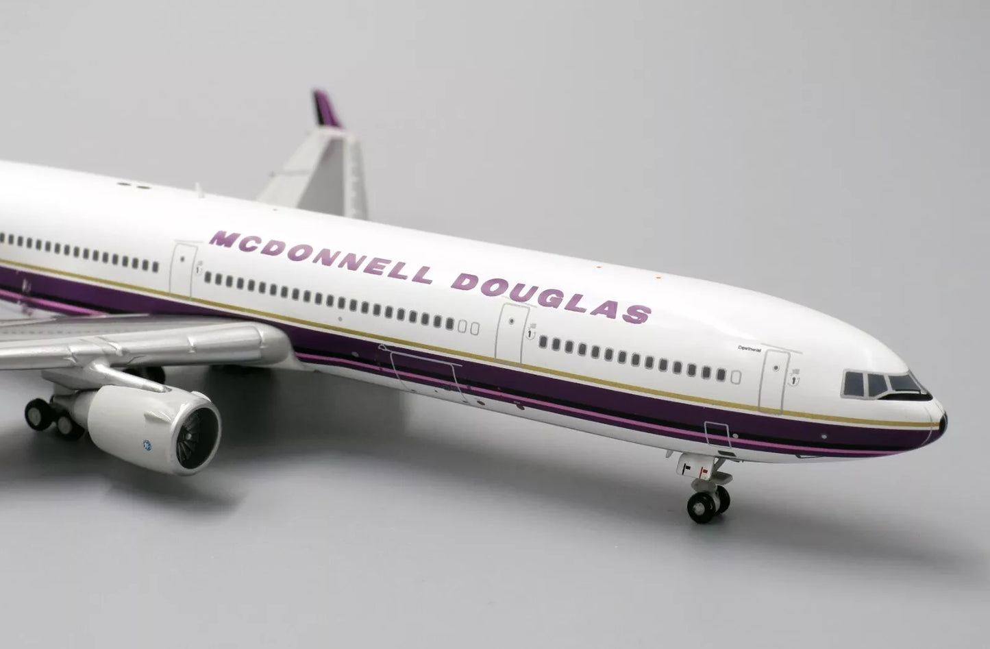 JC WINGS MD-11 HOUSE COLOUR REG: N211MD