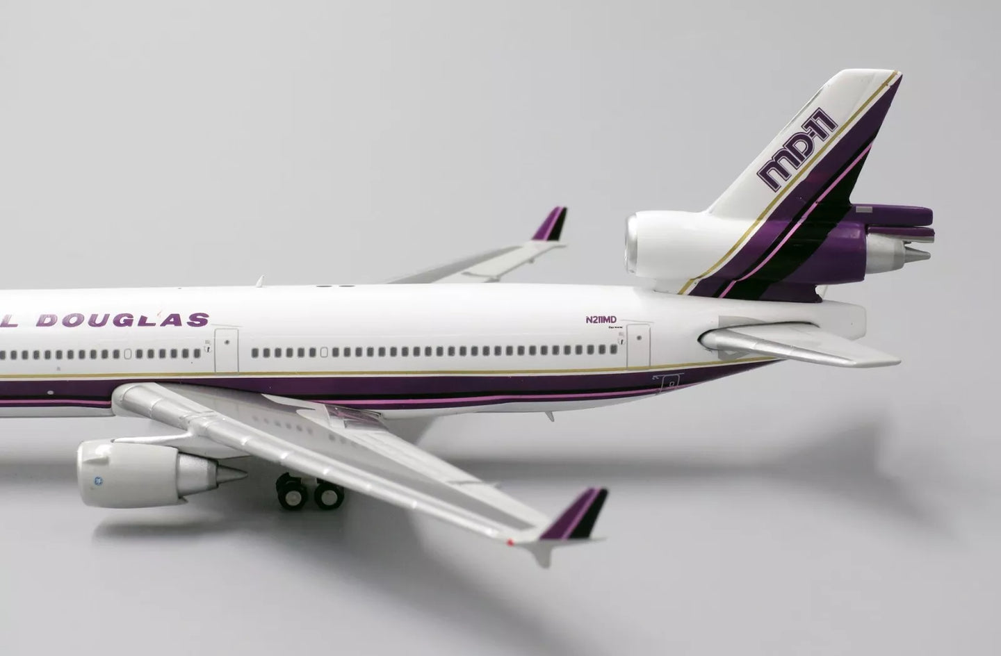 JC WINGS MD-11 HOUSE COLOUR REG: N211MD