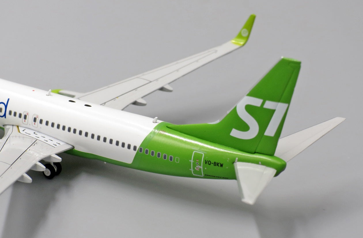 JC WINGS B737-800 S7 AIRLINES "ONEWORLD" REG: VQ-BKW