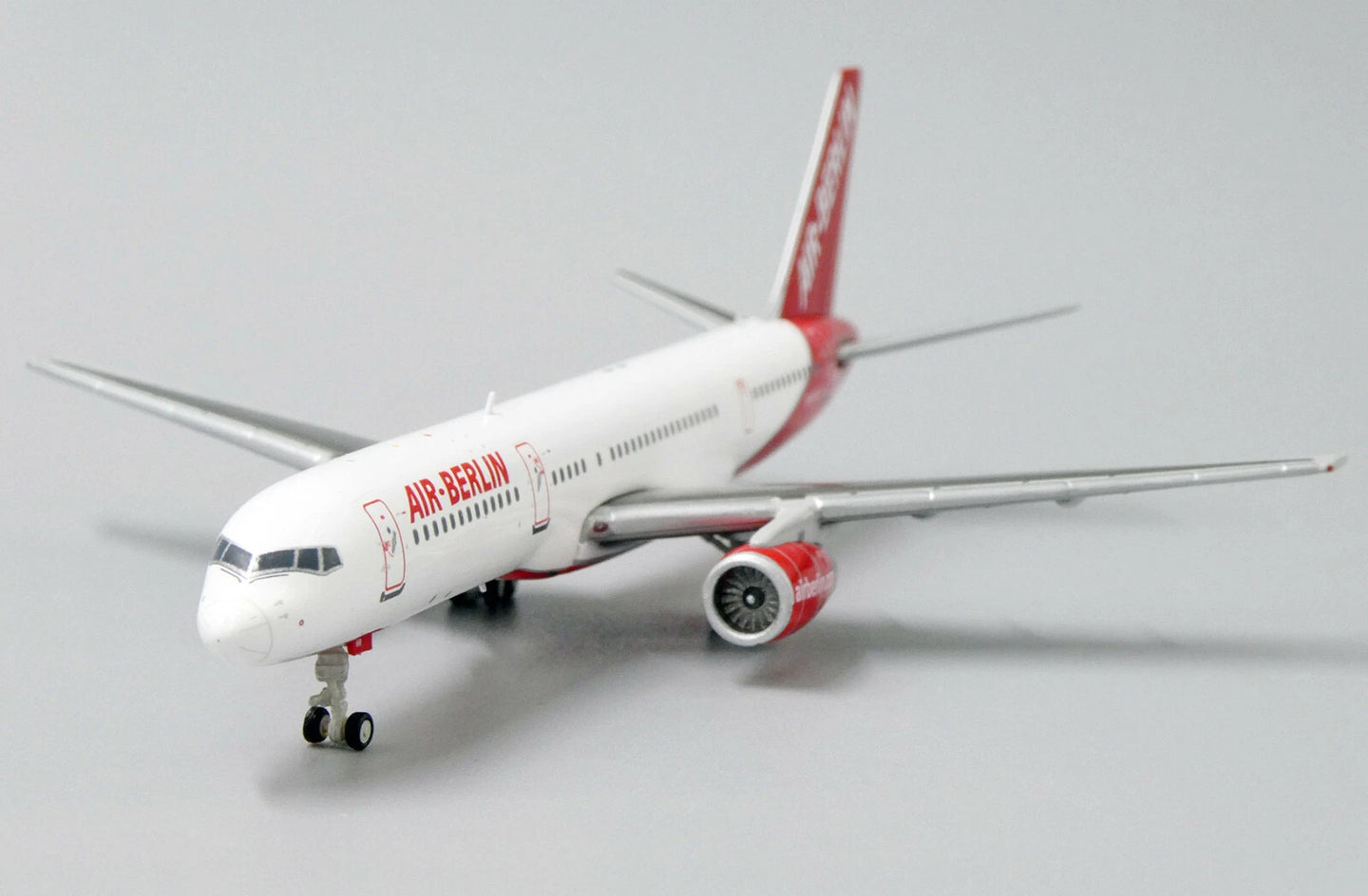 JC WINGS BOEING 757-200 AIR BERLIN REG: HB-IHR