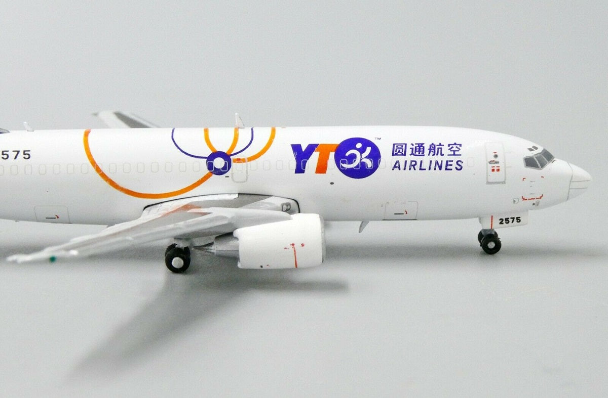 JCWINGS B737-300(SF) YTO CARGO REG: B-2575