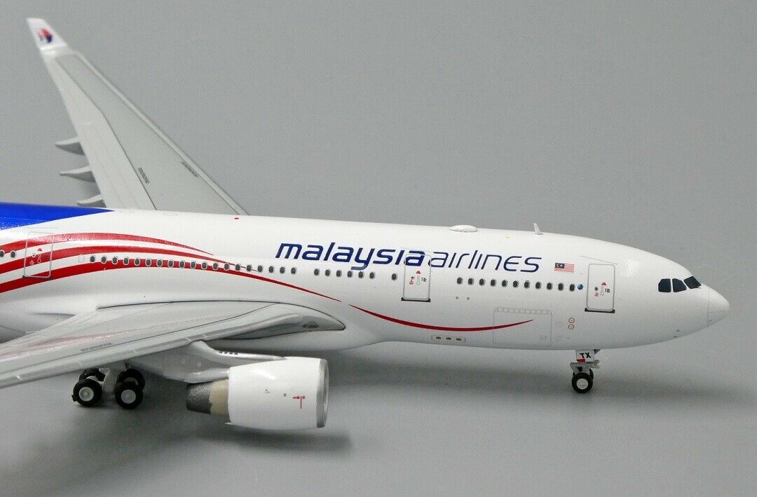 JC WINGS A330-200 MALAYSIA AIRLINES "NEGARAKU LIVERY" REG: 9M-MTX