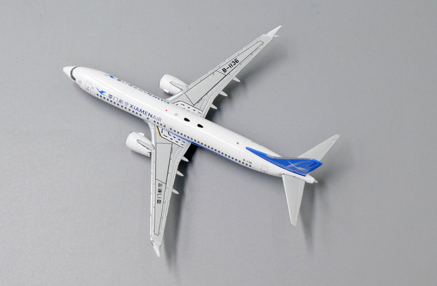 JCWINGS JXIAMEN AIRLINES B737-8 MAX REG: B-1136