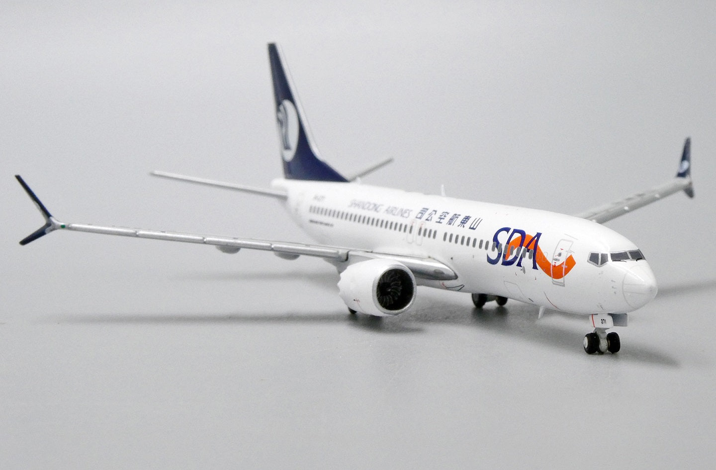 JC WINGS B737-8 MAX SHANGDONG AIRLINES REG: B-1271