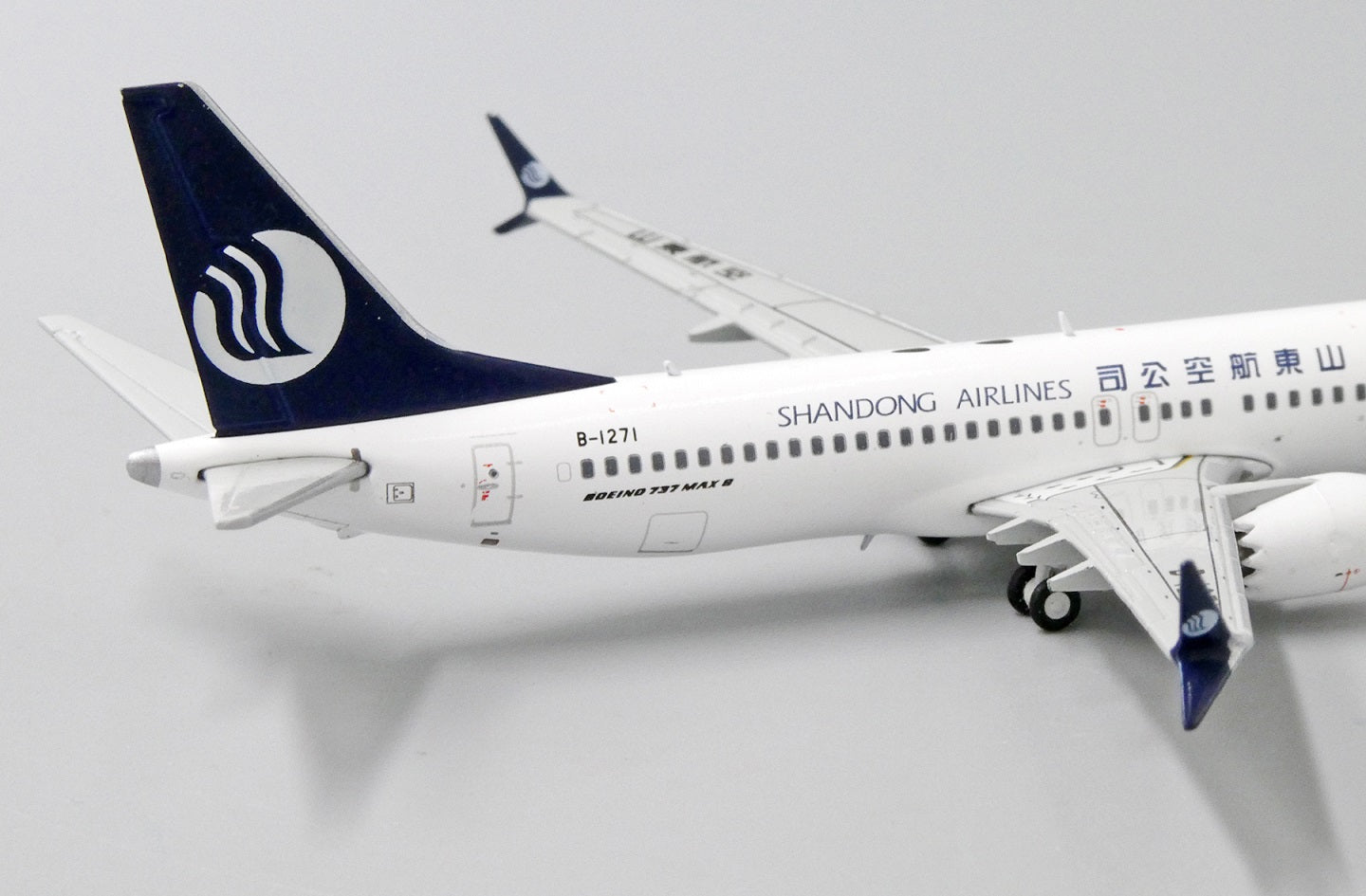 JC WINGS B737-8 MAX SHANGDONG AIRLINES REG: B-1271