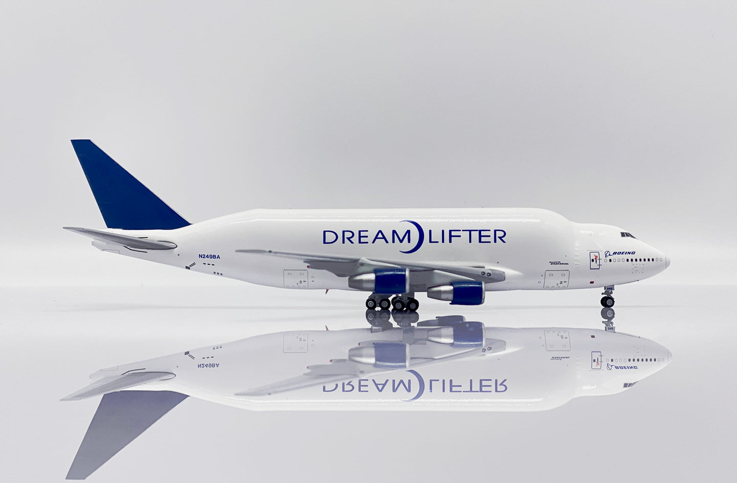 JCWINGS B747-400(LCF) BOEING COMPANY REG: N249BA