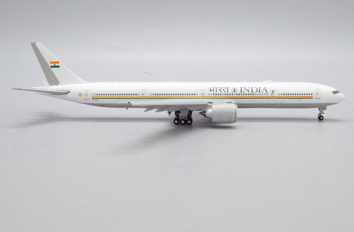 JCWINGS B777-300ER INDIAN GOVERNMENT (FLAPS DOWN) REG: VT-ALW