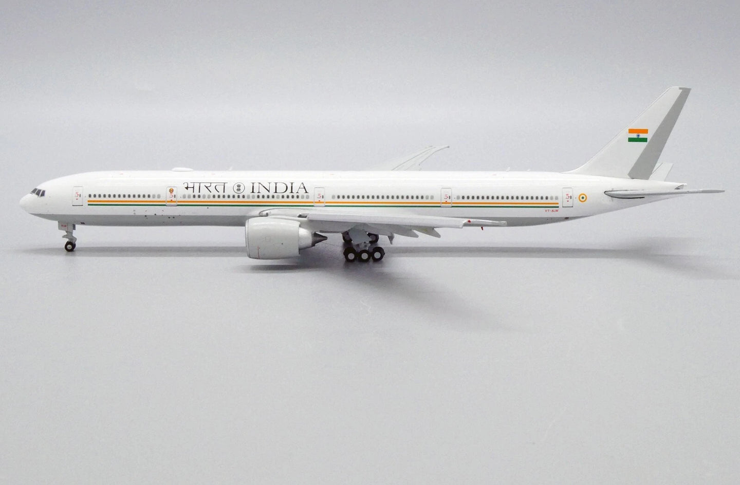 JCWINGS B777-300ER INDIAN GOVERNMENT (FLAPS DOWN) REG: VT-ALW