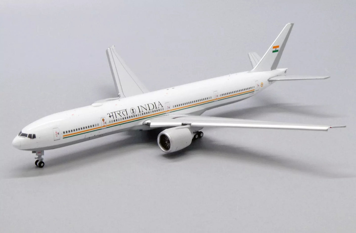 JCWINGS B777-300ER INDIAN GOVERNMENT (FLAPS DOWN) REG: VT-ALW