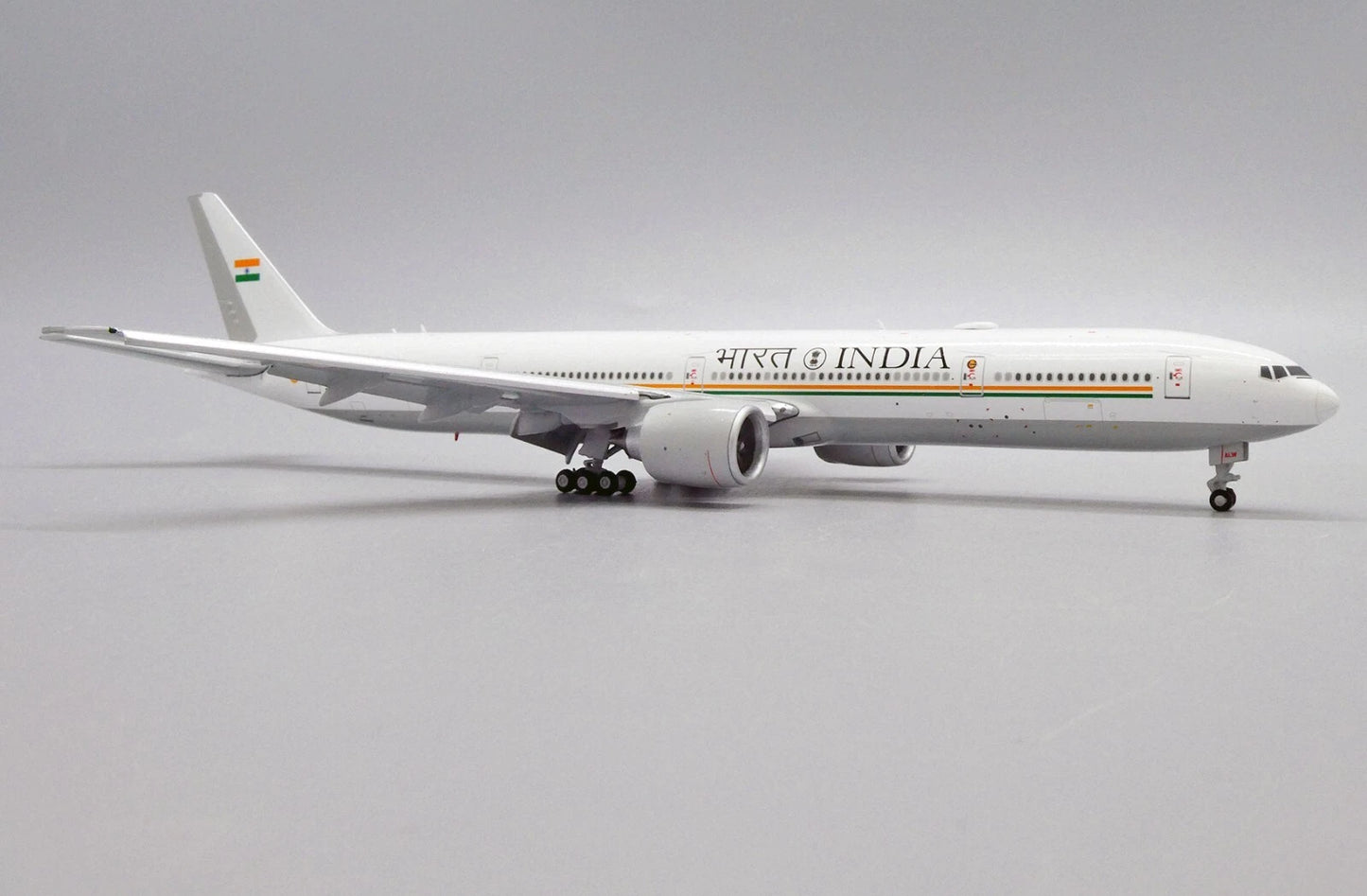 JCWINGS B777-300ER INDIAN GOVERNMENT (FLAPS DOWN) REG: VT-ALW