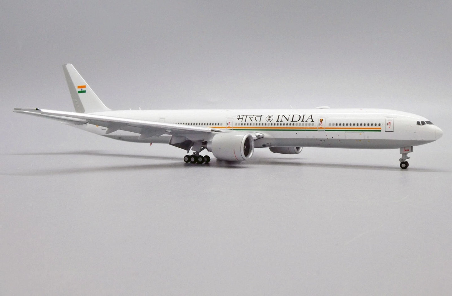 JCWINGS B777-300ER INDIAN GOVERNMENT (FLAPS DOWN) REG: VT-ALW