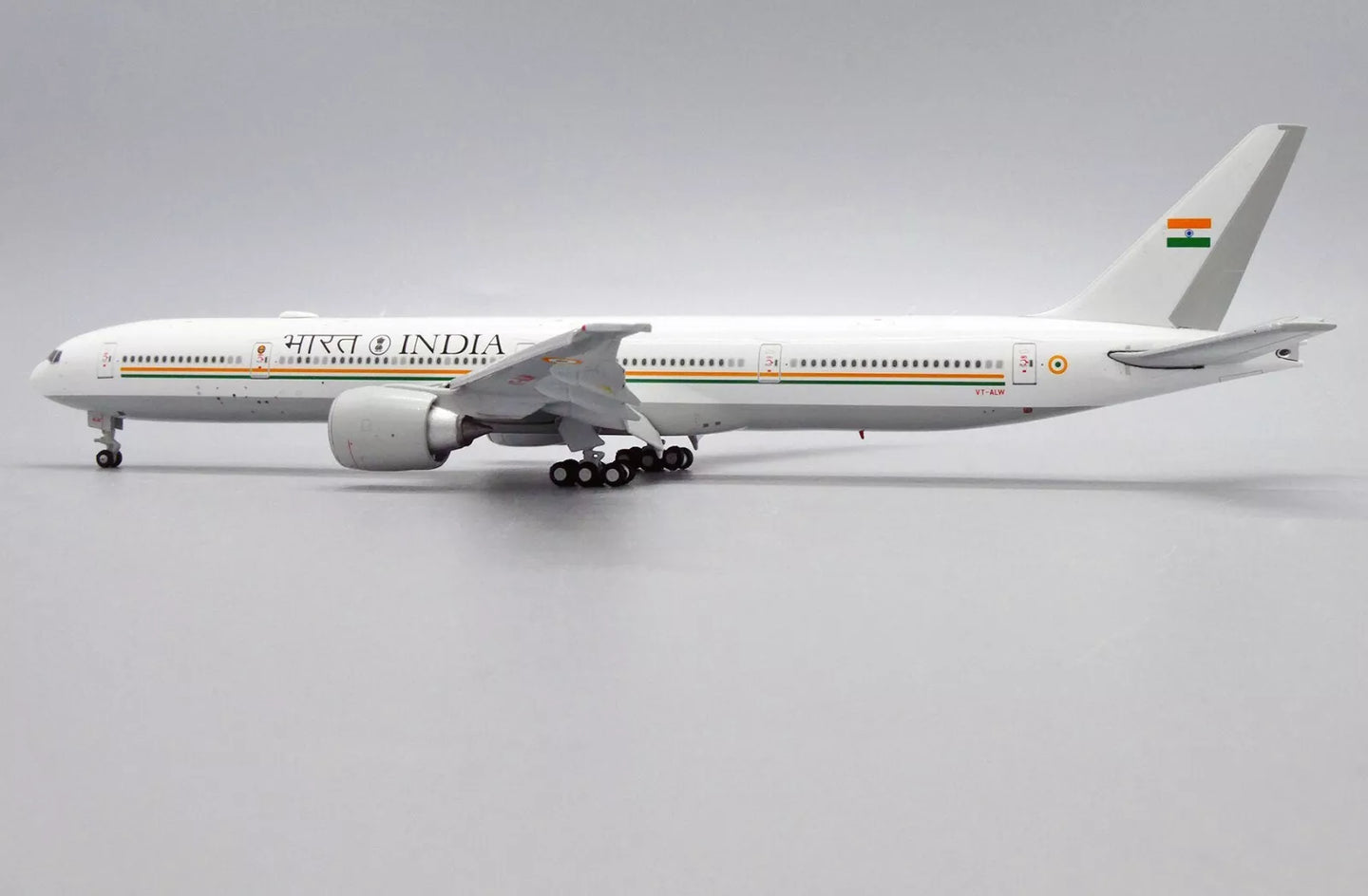 JCWINGS B777-300ER INDIAN GOVERNMENT (FLAPS DOWN) REG: VT-ALW