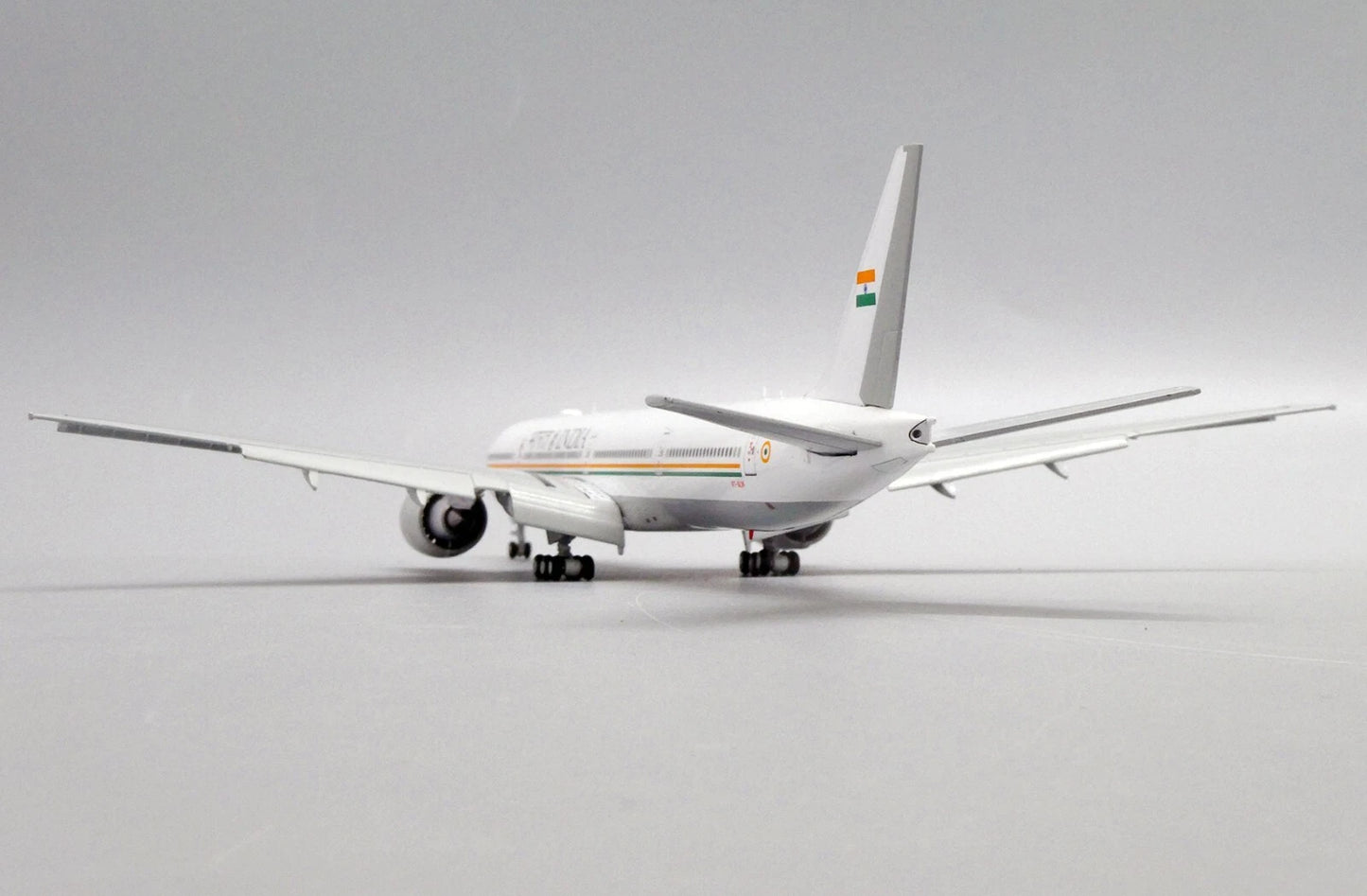JCWINGS B777-300ER INDIAN GOVERNMENT (FLAPS DOWN) REG: VT-ALW