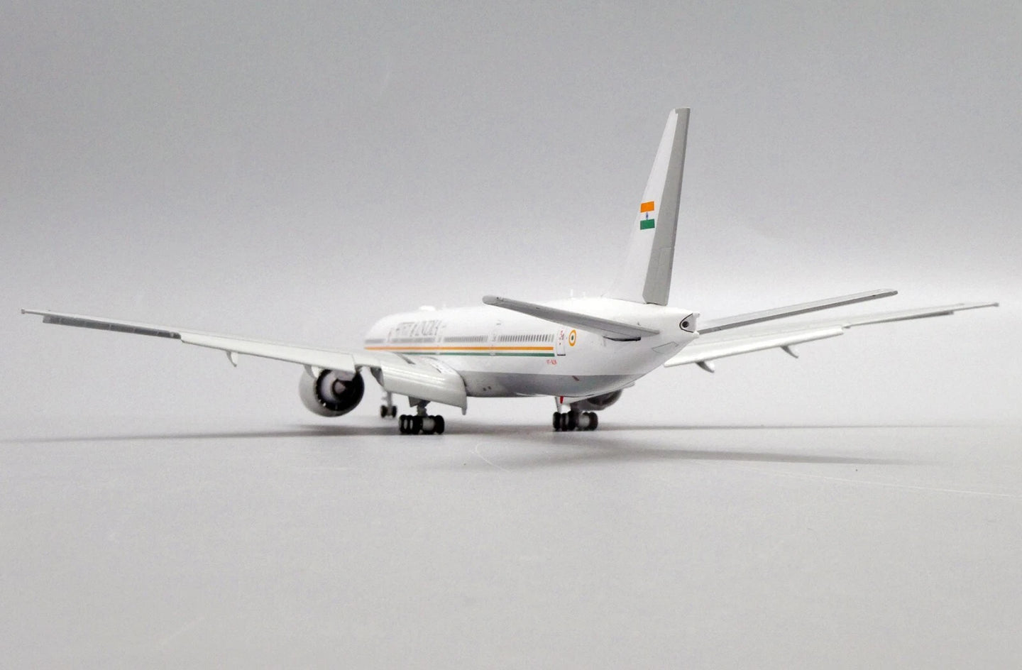 JCWINGS B777-300ER INDIAN GOVERNMENT (FLAPS DOWN) REG: VT-ALW