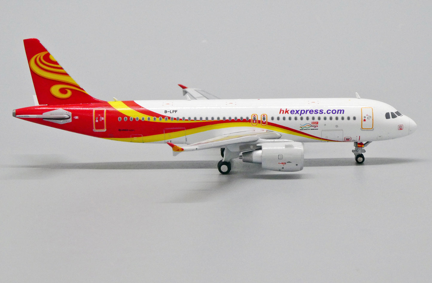 JCWINGS A320 HONG KONG EXPRESS REG: B-LPF