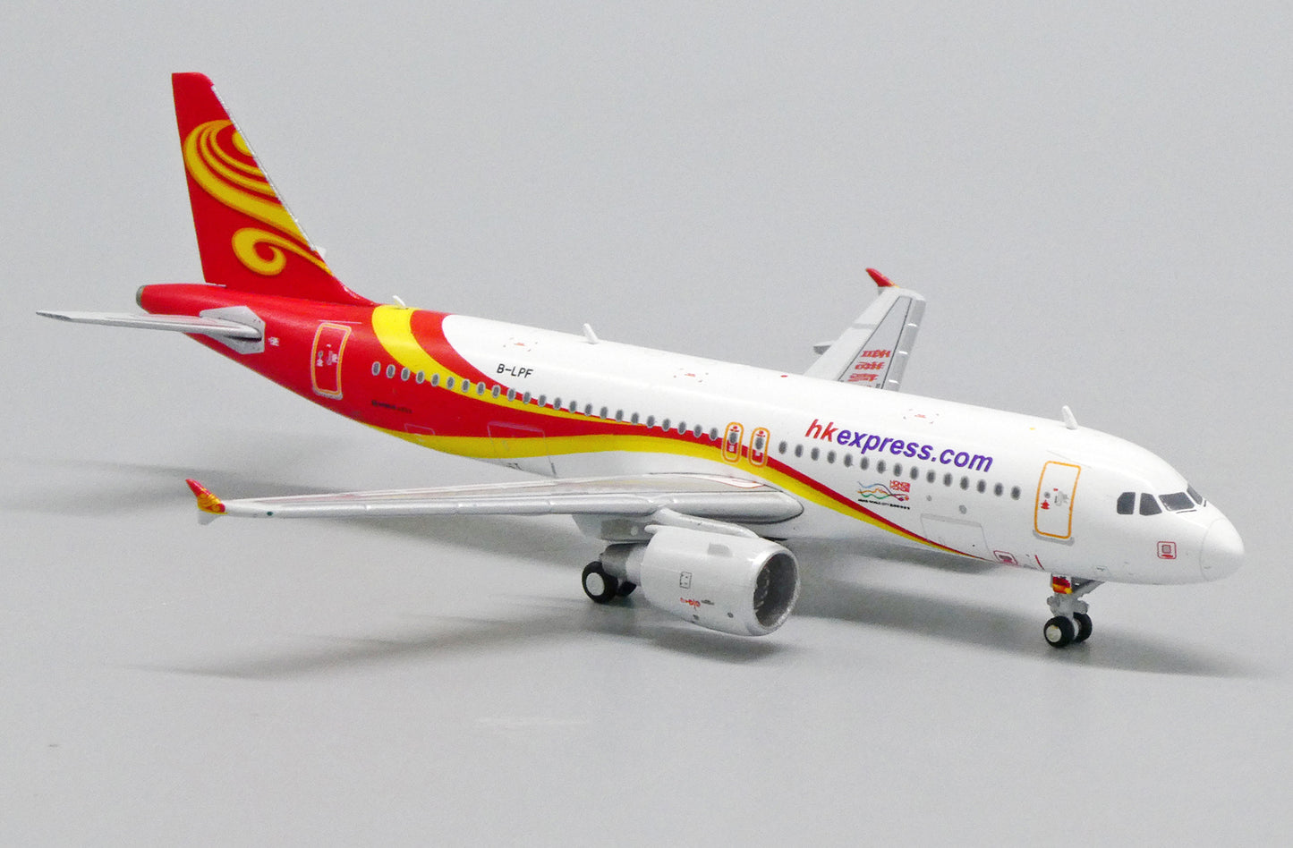JCWINGS A320 HONG KONG EXPRESS REG: B-LPF