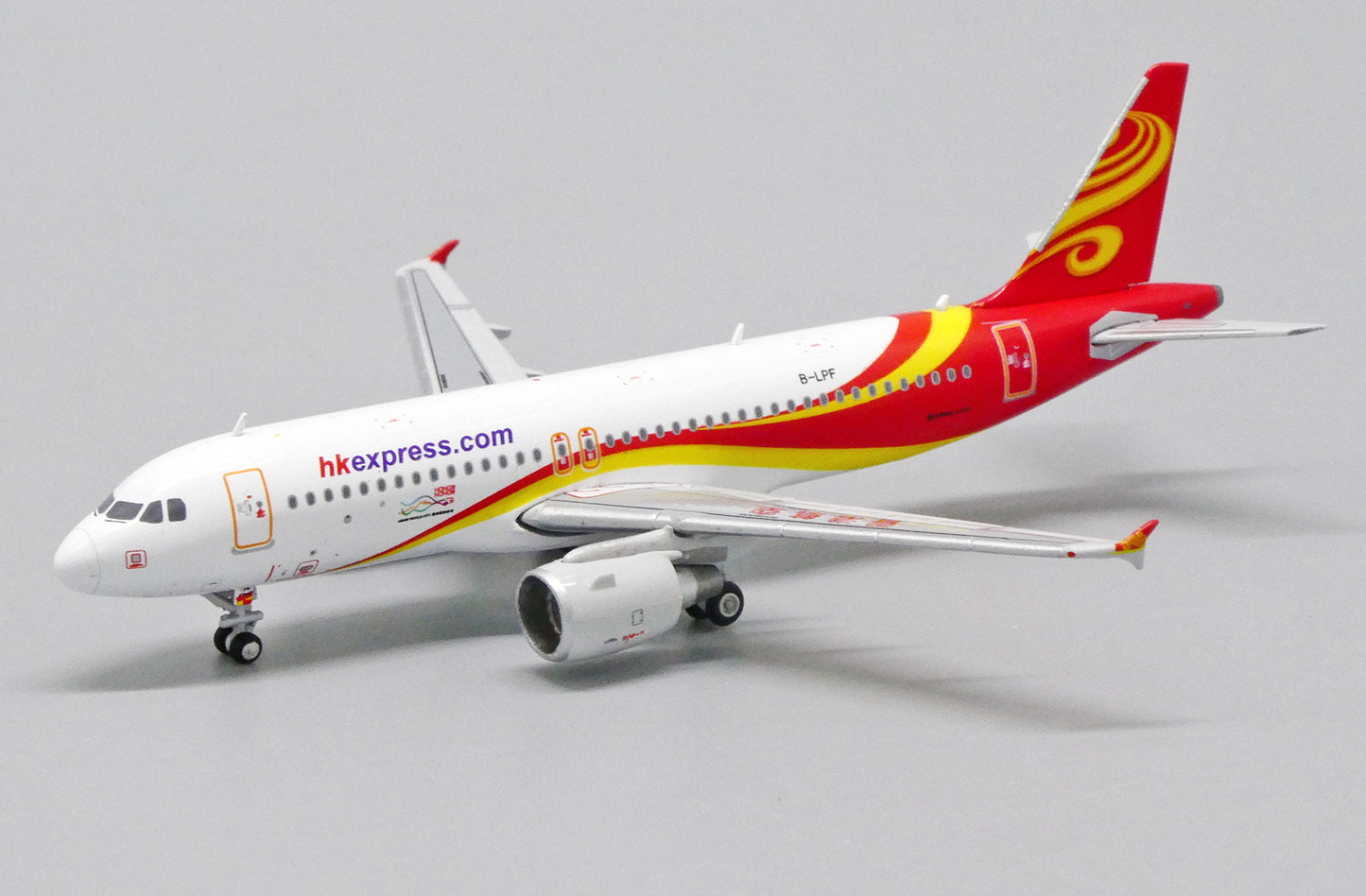 JCWINGS A320 HONG KONG EXPRESS REG: B-LPF