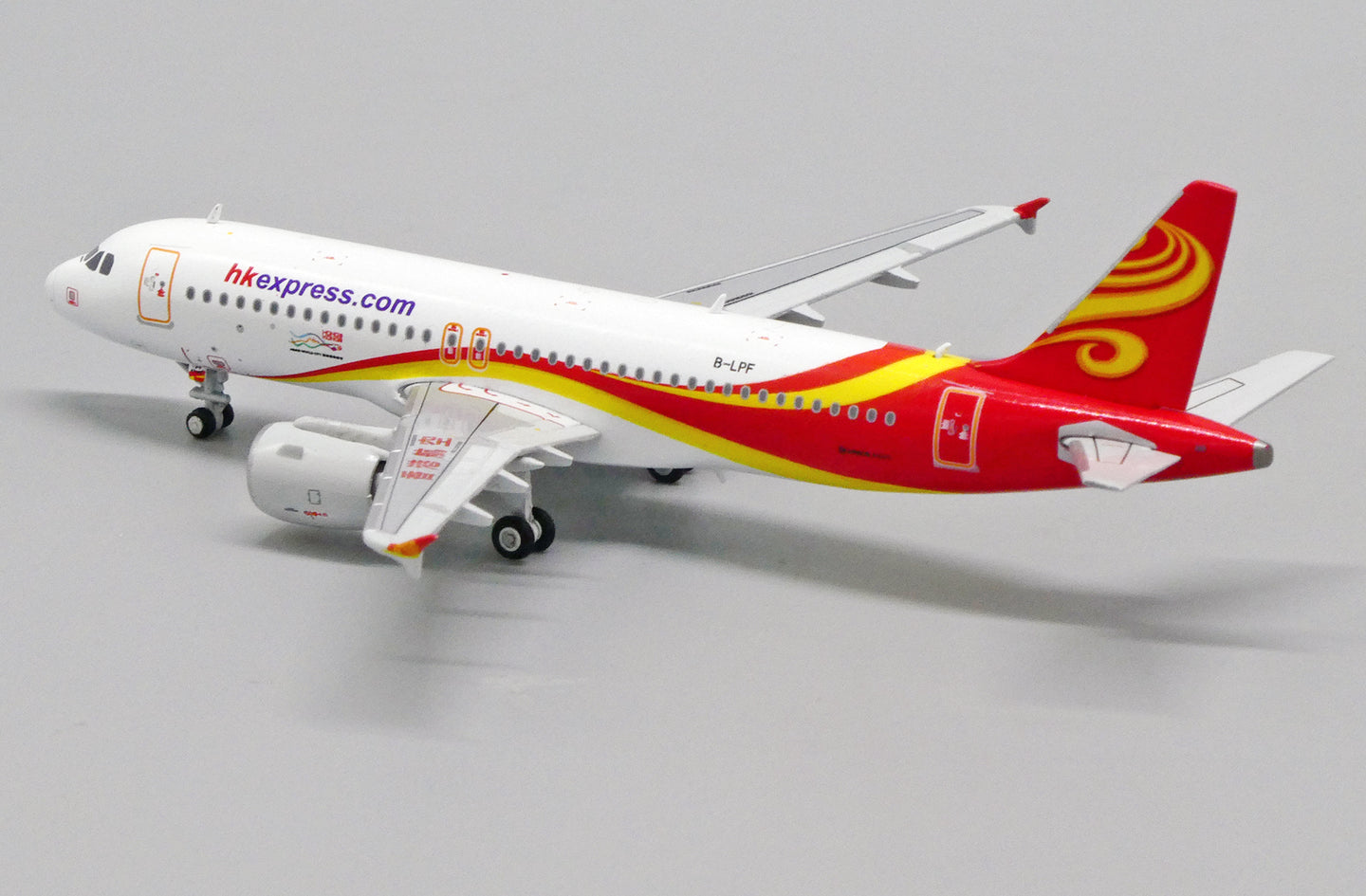 JCWINGS A320 HONG KONG EXPRESS REG: B-LPF