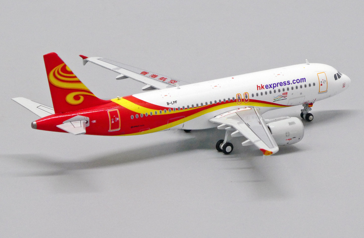 JCWINGS A320 HONG KONG EXPRESS REG: B-LPF