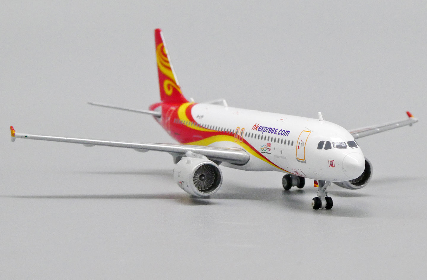 JCWINGS A320 HONG KONG EXPRESS REG: B-LPF