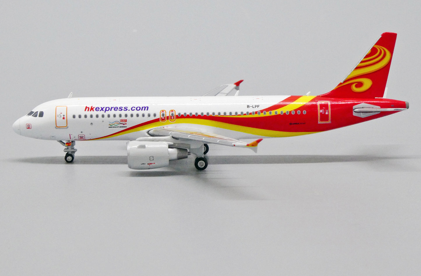JCWINGS A320 HONG KONG EXPRESS REG: B-LPF