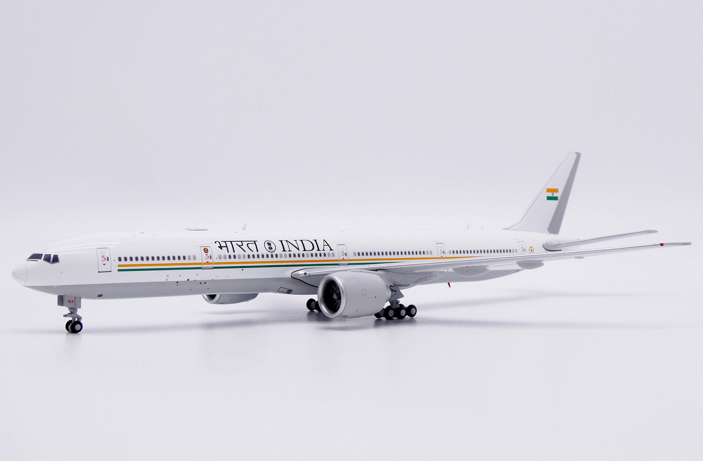 JC WINGS B777-300ER GOVERNMENT OF INDIA REG: VT-ALV
