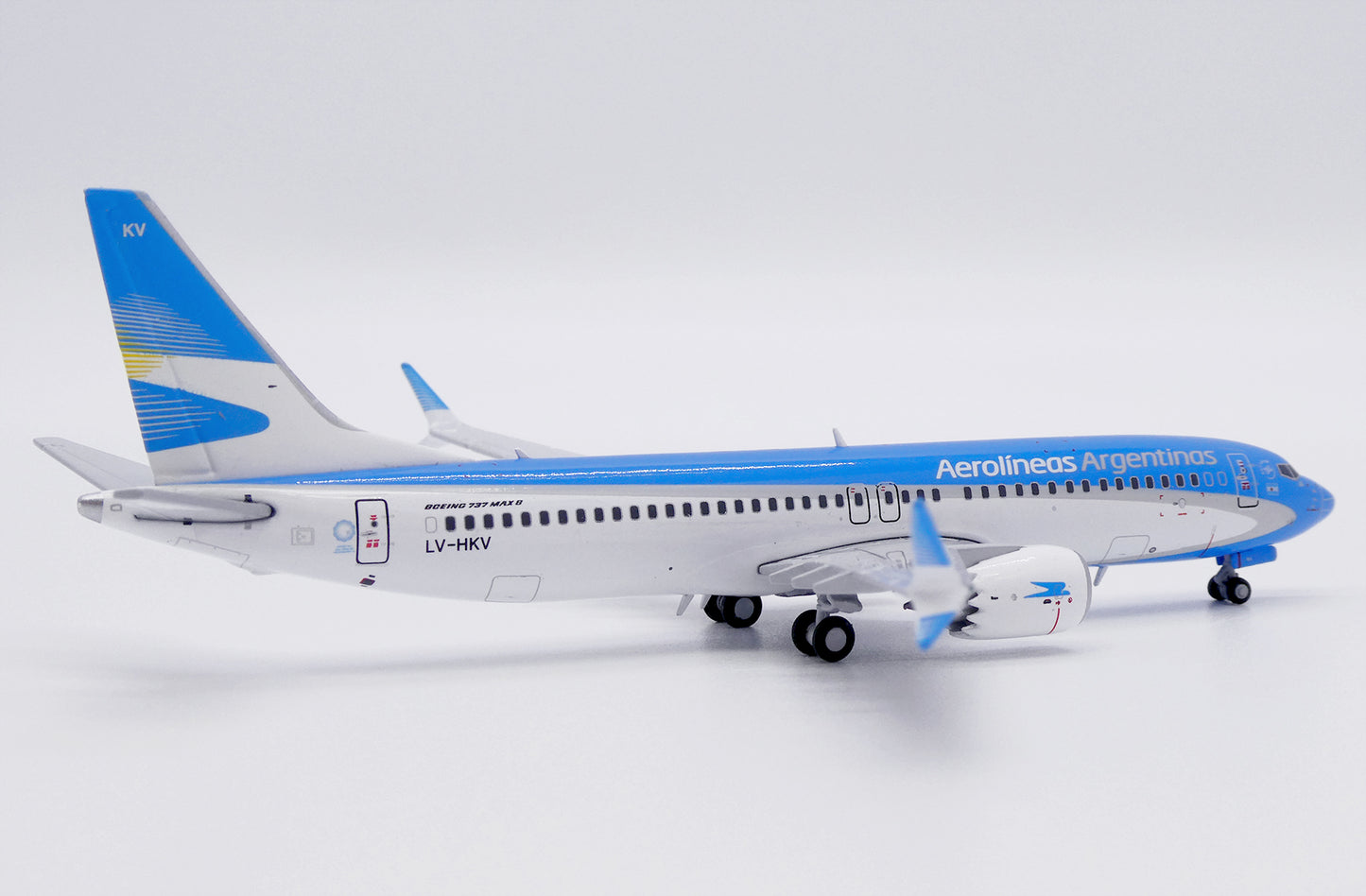 JC WINGS B737 MAX 8 AEROLINEAS ARGENTINAS REG: LV-HKV
