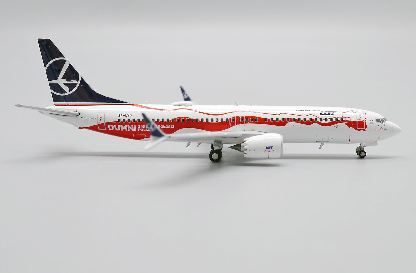 JC WINGS B737-8MAX LOT POLISH AIRLINES "POLAND INDEPENDENCE LIVERY" REG: SP-LVD