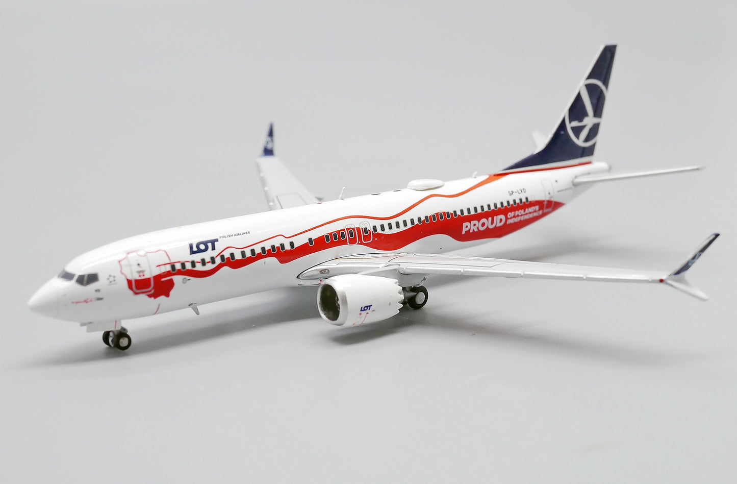 JC WINGS B737-8MAX LOT POLISH AIRLINES "POLAND INDEPENDENCE LIVERY" REG: SP-LVD