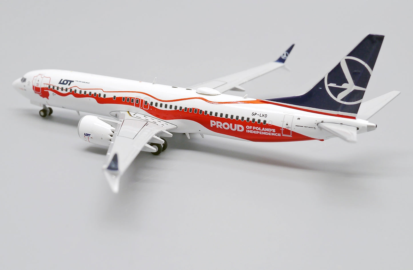 JC WINGS B737-8MAX LOT POLISH AIRLINES "POLAND INDEPENDENCE LIVERY" REG: SP-LVD