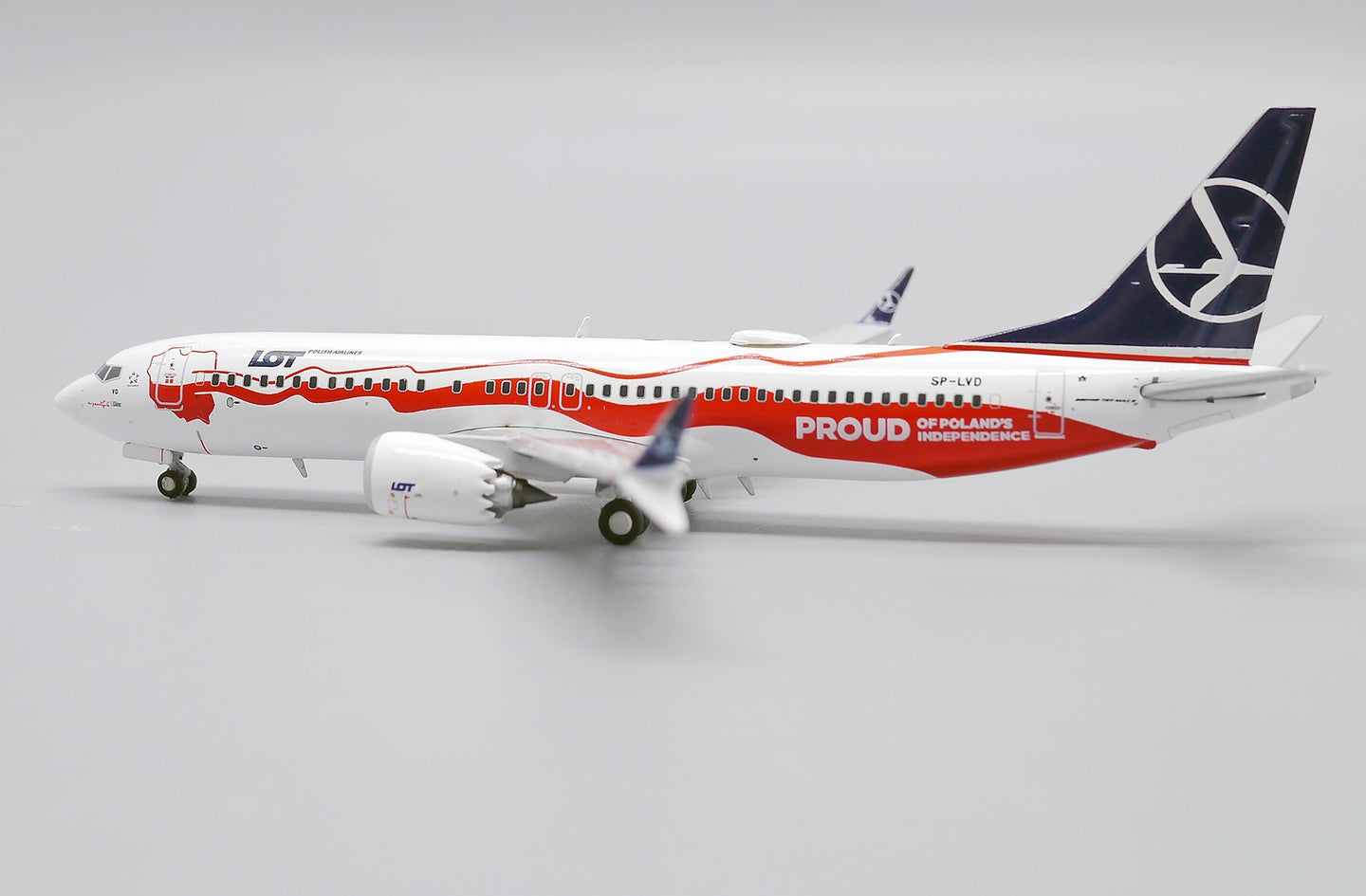 JC WINGS B737-8MAX LOT POLISH AIRLINES "POLAND INDEPENDENCE LIVERY" REG: SP-LVD