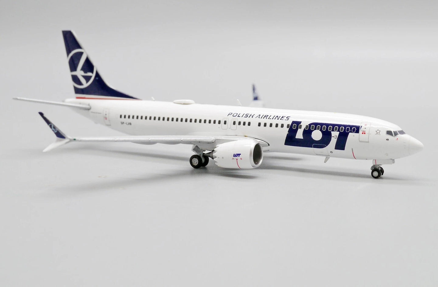 JC WINGS B737 MAX 8 LOT POLISH AIRLINES REG: SP-LVB