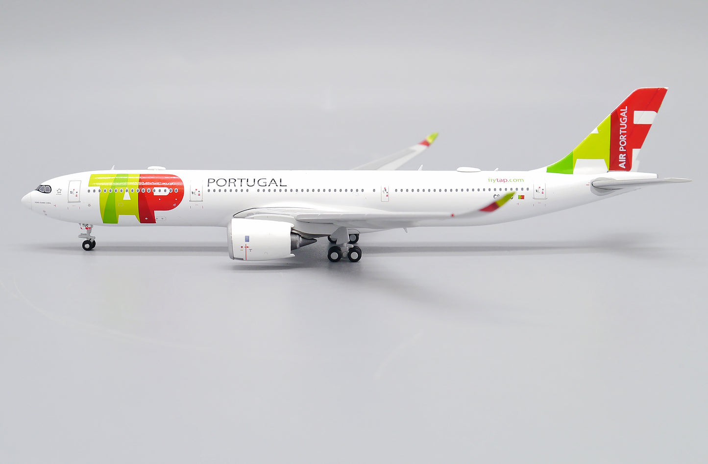 JC WINGS A330-900NEO TAP AIR PORTUGAL REG: CS-TUG