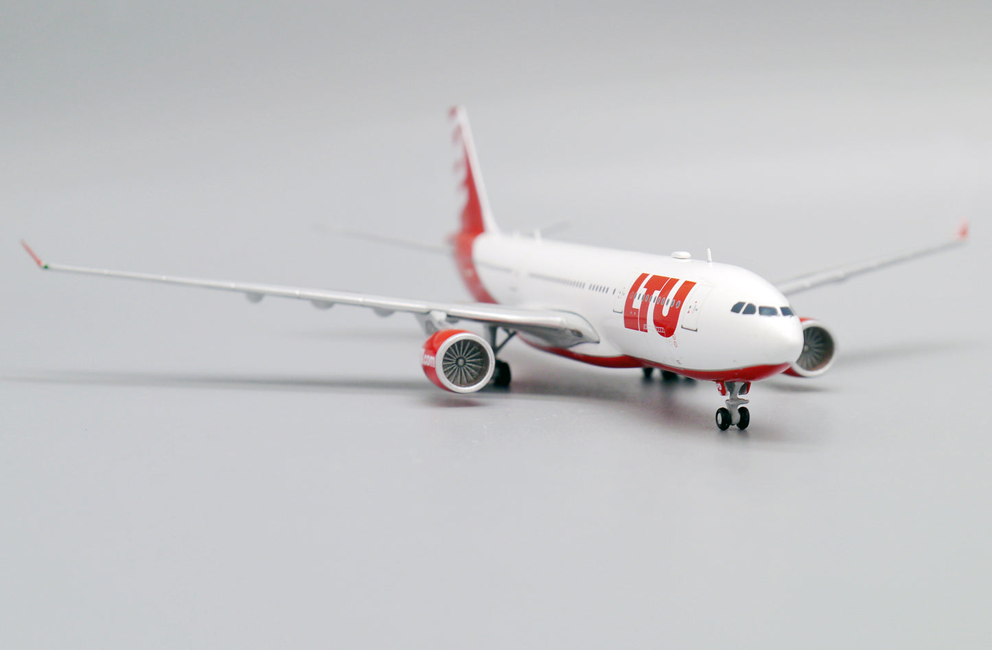 JCWINGS A330-200 LTU REG: D-ALPD WITH ANTENNA