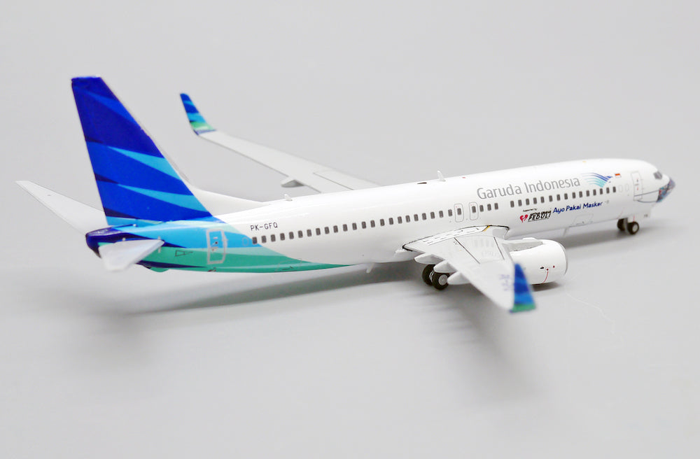 JC WINGS B737 GARUDA INDONESIA "AYO PAKAI MASKER" REG: PK-GFQ