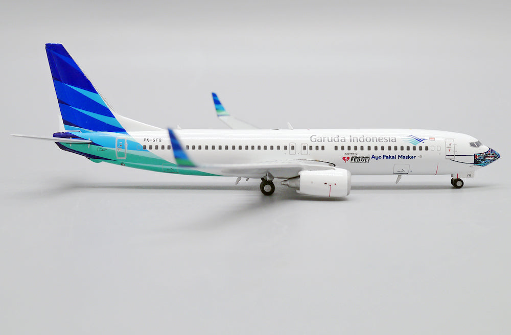 JC WINGS B737 GARUDA INDONESIA "AYO PAKAI MASKER" REG: PK-GFQ