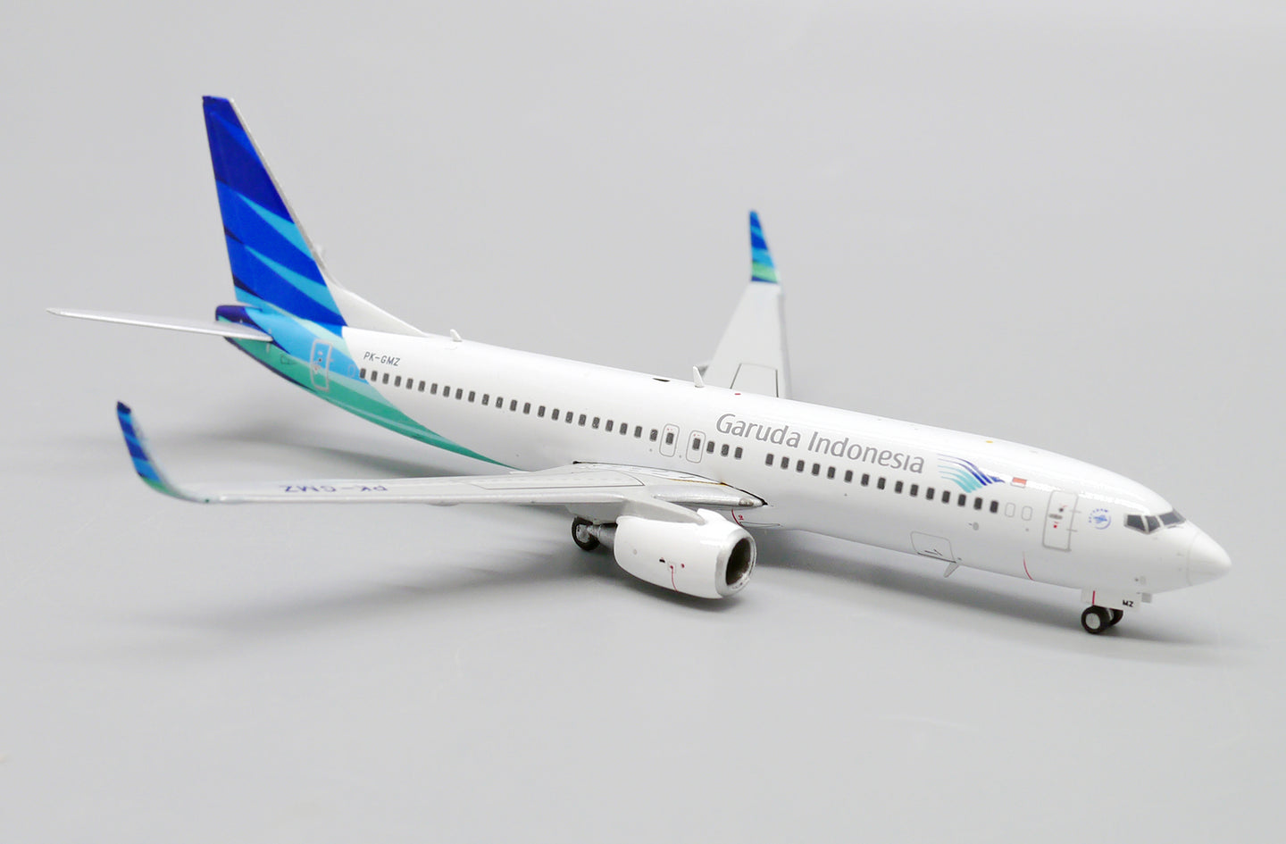 JC WINGS B737-800 75  GARUDA INDONESIA INDONESIA MAJU REG: PK-GMZ