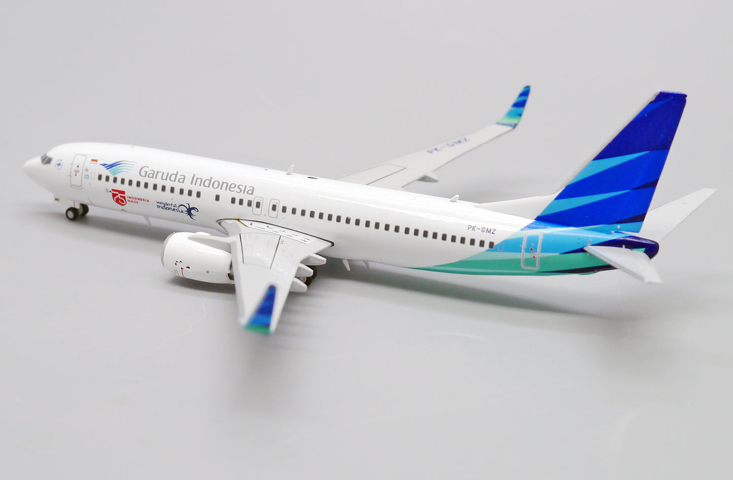JC WINGS B737-800 75  GARUDA INDONESIA INDONESIA MAJU REG: PK-GMZ